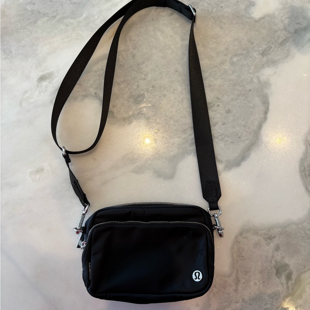 Lululemon Everywhere Crossbody Bag 2L Metal Hardware